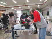 ���A����