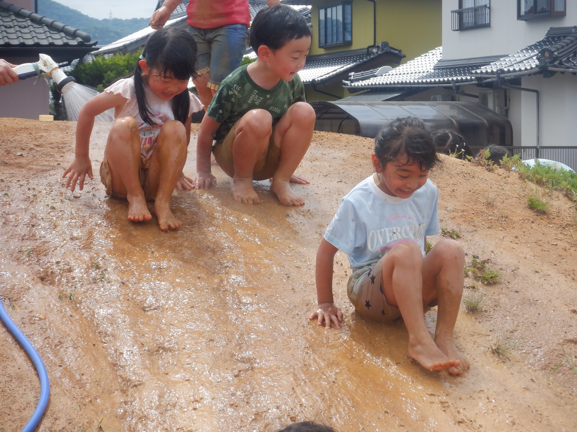 ４歳児外遊びの写真