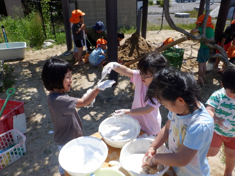3歳児外遊びの写真