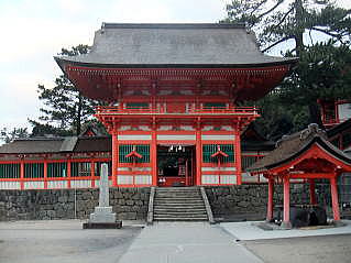 日御碕神社楼門