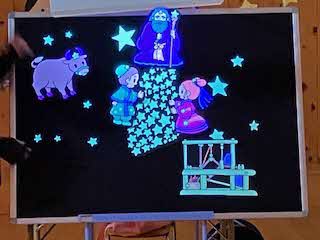 ブラックライト紙芝居