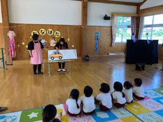 絵本の読み聞かせ１