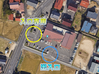 駐車場の出入り口