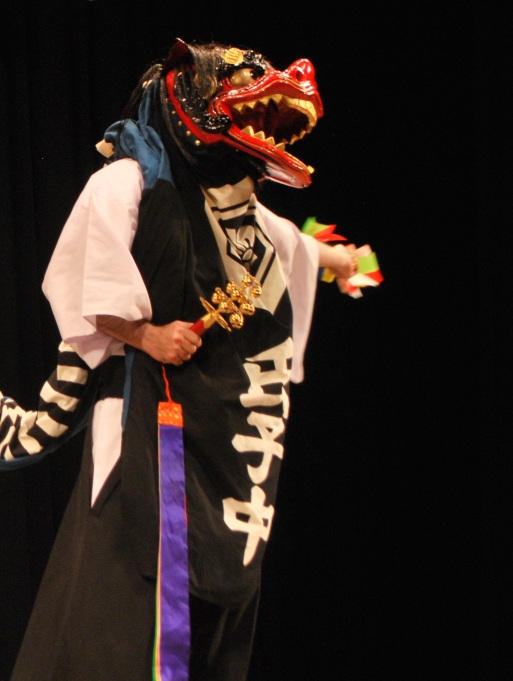宇那手火守神社獅子舞