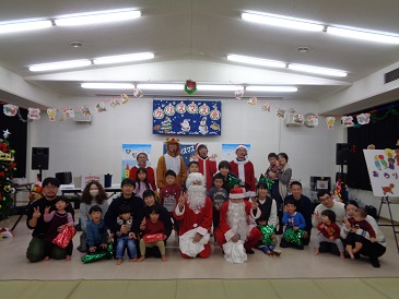 サンタさんと一緒に記念写真