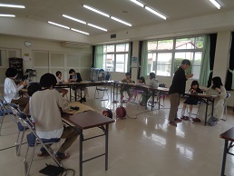 写真立てを制作中