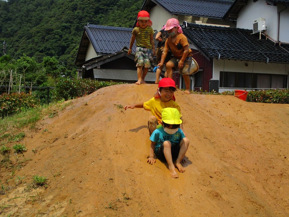 どろんこ遊び写真