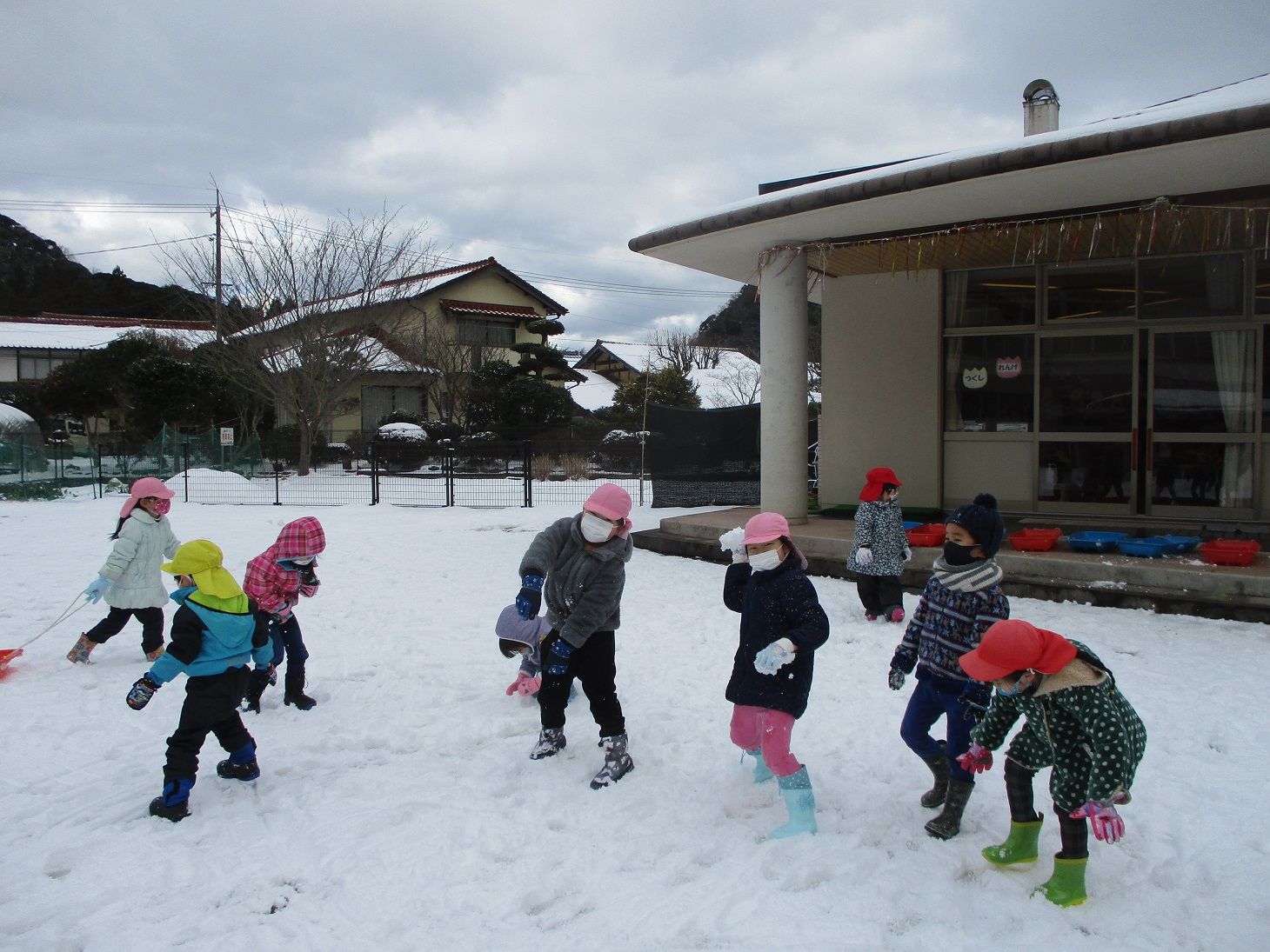 雪遊び写真