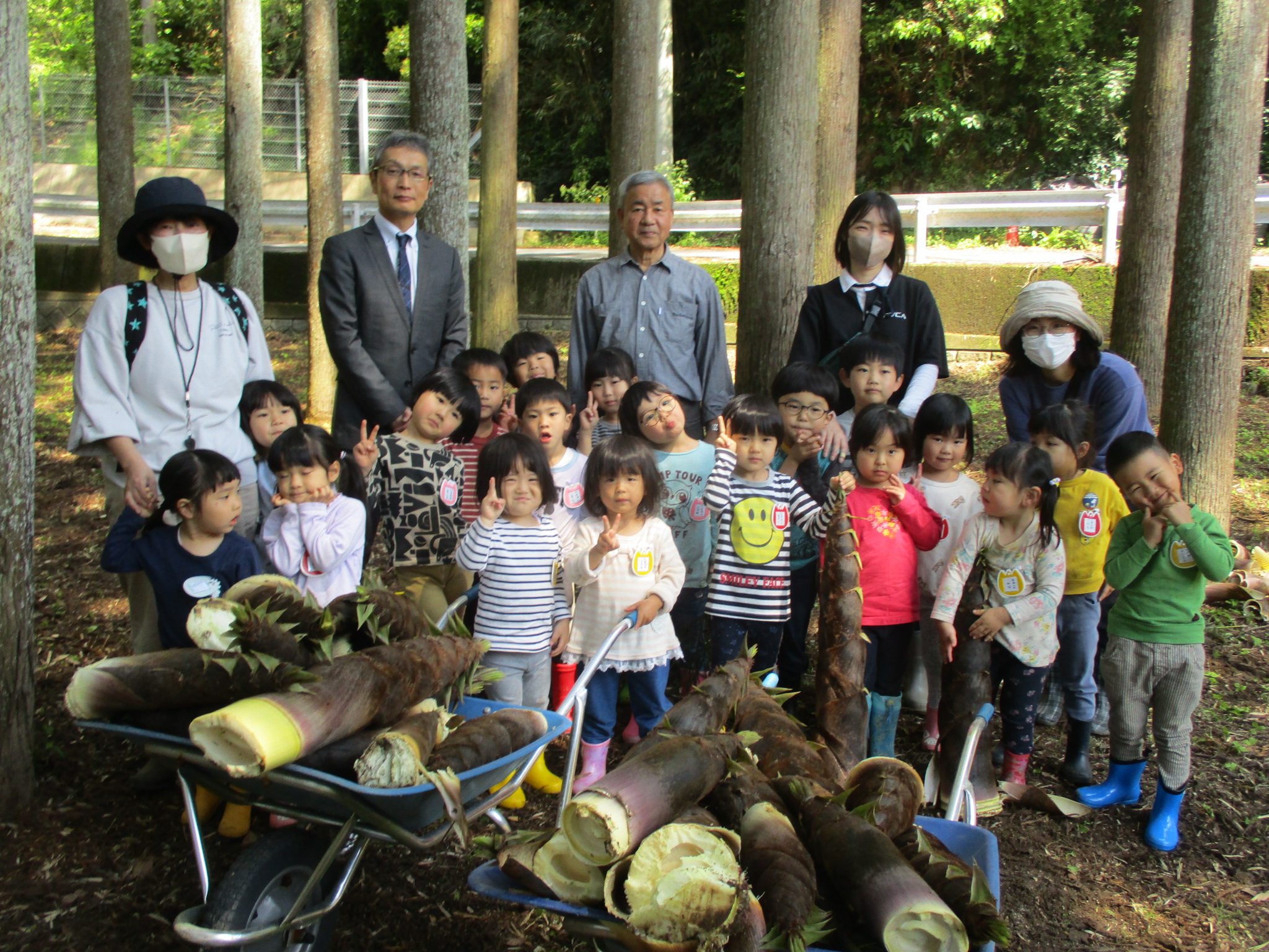 たけのこ掘り集合写真