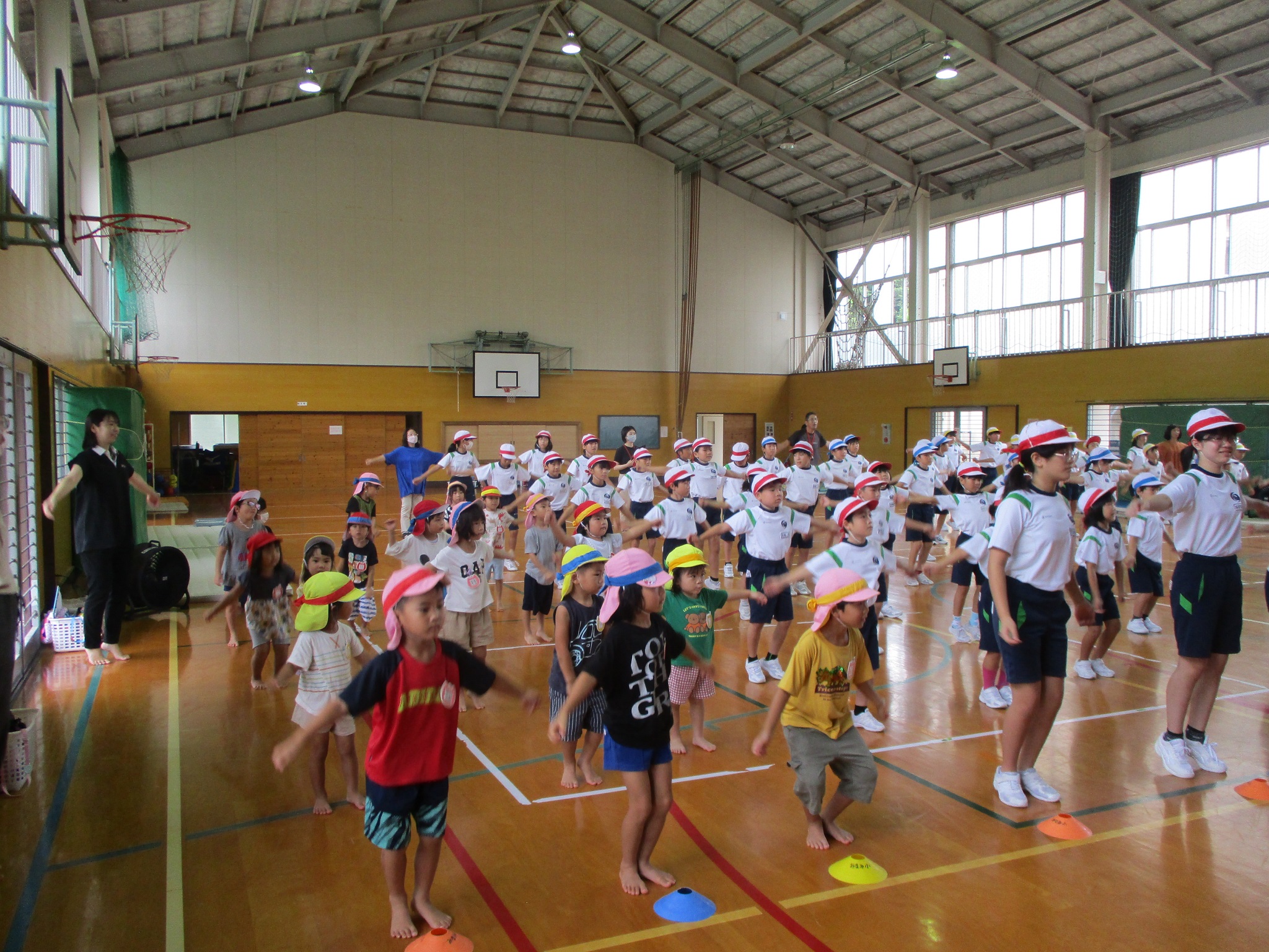 運動会合同練習写真　ラジオ体操