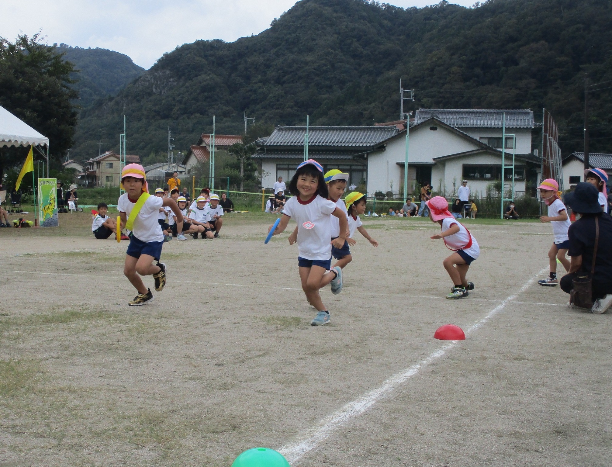 なかよし運動会　リレーの写真