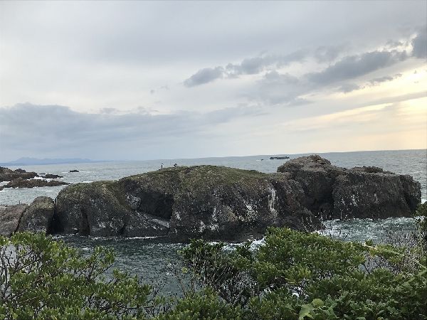 夕刻の経島の写真