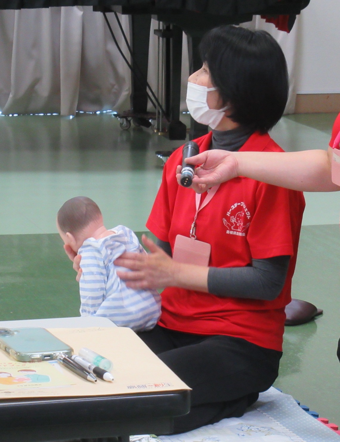 げっぷのさせかた１